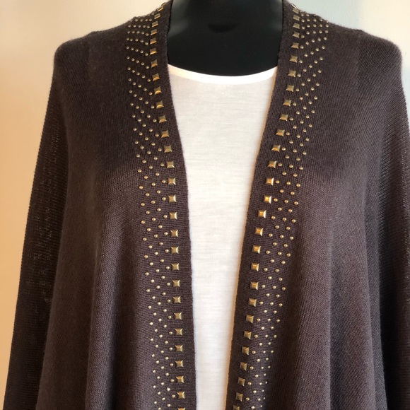 Collection fifty nine Poncho/Cape - Picture 2 of 4